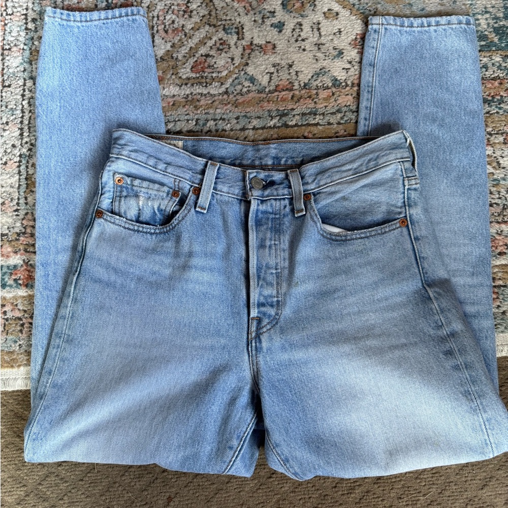 Levi’s light wash
